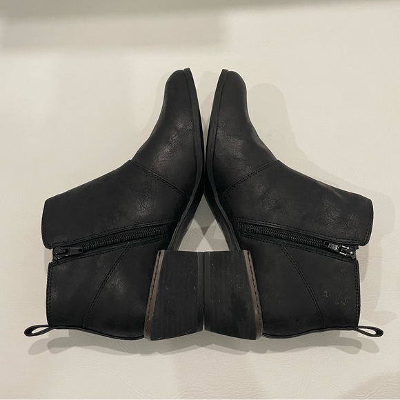 Sole by Naturalizer Black Faux Leather Chelsea Boots Ankle Booties Size 9 bin 2V - Picture 6 of 7